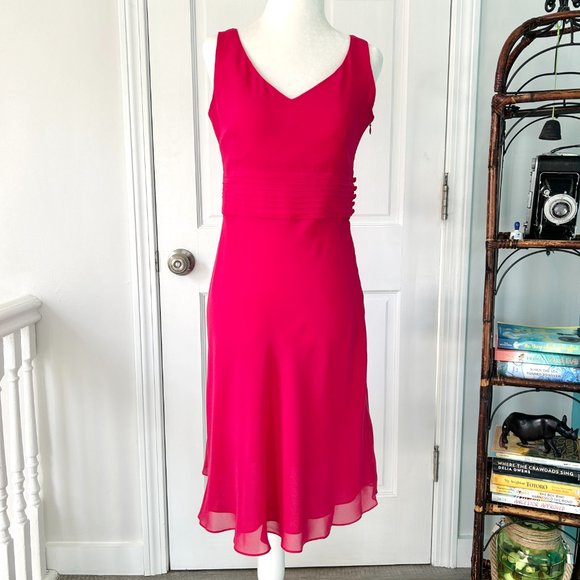 ANN TAYLOR Sleeveless Silk V Neck Sheath Dress (size 4P) - Picture 2 of 9